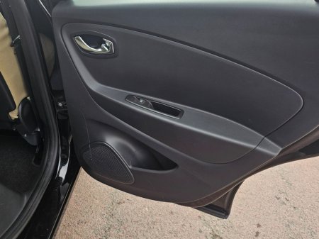 2016 Renault Captur - thumbnail 25