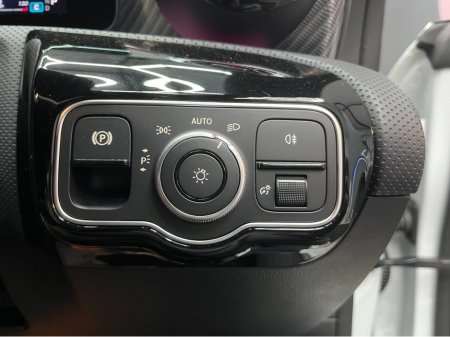 2024 Mercedes-Benz CLA Class 2024 MERCEDES-BENZ CLA200D 2.0 AUTOMATIC / CRUISE CONTROL / 360° PARKING CAMERA / ELECTRIC MEMORY & HEATED SEATS / PADDLE SHIFTERS / AMBIENT LIGHTS thumbnail