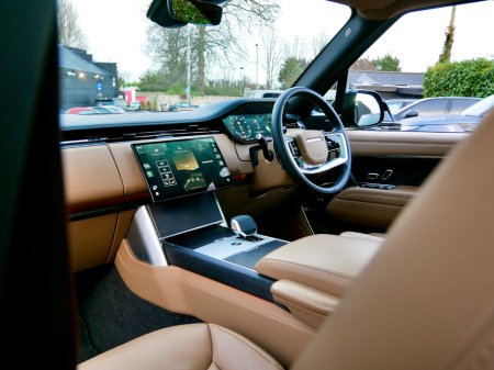 2024 Land Rover Range Rover SWB 3.0 I6 PHEV SE €128,950 thumbnail