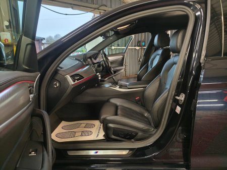 2020 BMW 5 Series - photo 2