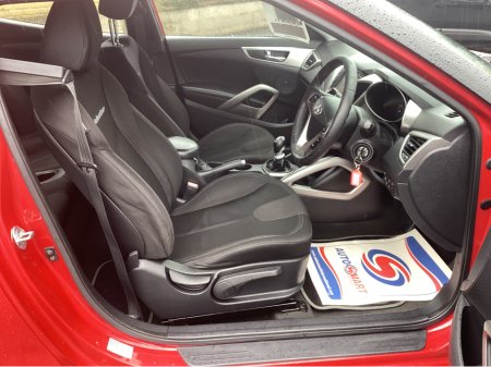2012 Hyundai Veloster * PETROL €5,950 thumbnail