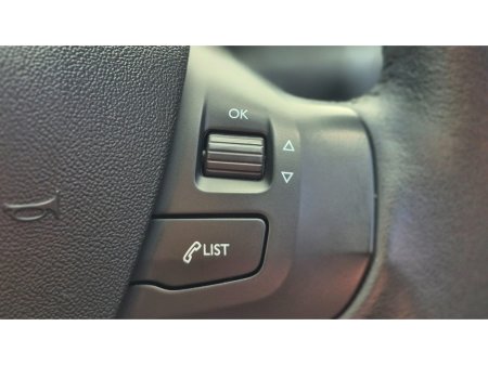 2018 Peugeot 2008 - thumbnail 23