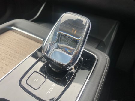 2025 Volvo XC90 T8 Dark Plus AWD Auto (PHEV) €78,900 thumbnail