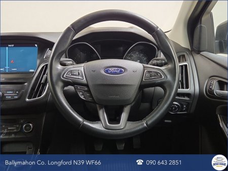 2017 Ford Focus - thumbnail 15