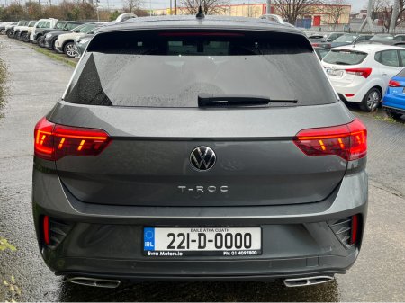 2022 Volkswagen T-Roc R-LINE AUTOMATIC 2.0 DIESEL //HIGH SPEC////HEATED SEATS//ADAPTIVE CRUISE CONTROL//KEYLESS ENTRY//REVERSE CAMERA// €29,950 thumbnail