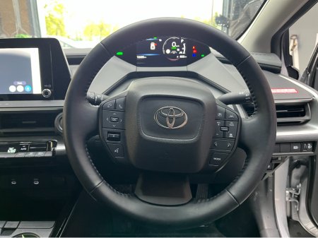 2025 Toyota Prius - thumbnail 7