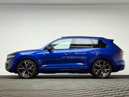 2025 Volkswagen Touareg - thumbnail 4