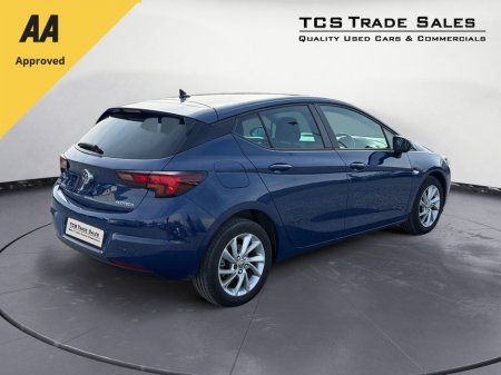 2018 Vauxhall Astra - thumbnail 3