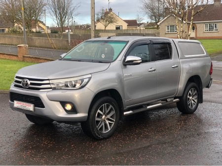 2016 Toyota Hilux INVINCIBLE D-4D 4WD €21,200