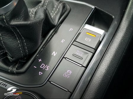 2017 Volkswagen Tiguan (171) R-LINE 2.0 TDI **4MOTION 240BHP**DSG AUTO €24,995 thumbnail