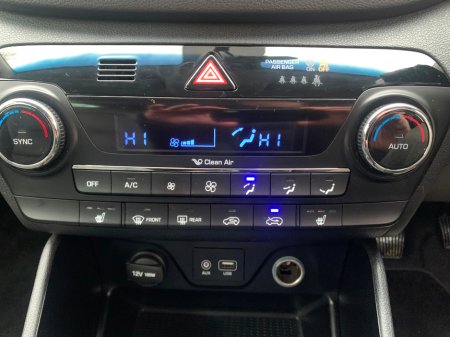 2017 Hyundai Tucson 1.7 CRDI EXECUTIVE 5DR // GREAT CONDITION // LEATHER, HEATED SEATS AND SAT NAV // €12,950 thumbnail