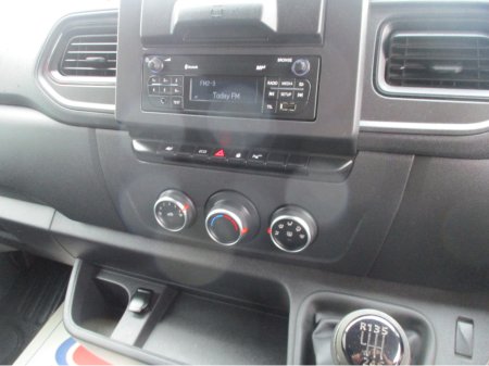 2021 Nissan NV400 - thumbnail 19