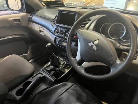 2015 Mitsubishi L200 CREWCAB  LB DCB 4X4 2.5  134BHP €14,950 thumbnail