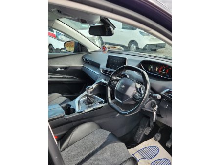 2018 Peugeot 5008 1.5 BlueHDi 130bhp Allure €18,945 thumbnail