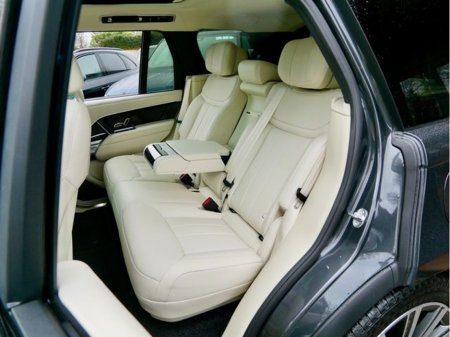 2025 Land Rover Range Rover - thumbnail 18