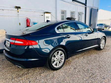 2013 Jaguar XF - thumbnail 6