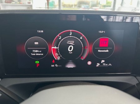 2025 Volkswagen Tiguan Tiguan R-Line 2.0TDi 150 DSG 2WD Auto Start/Stop €57,995 thumbnail