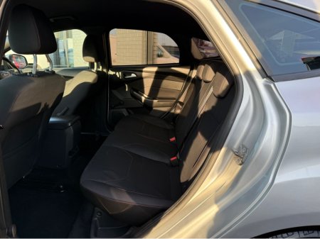 2018 Ford Focus - thumbnail 22