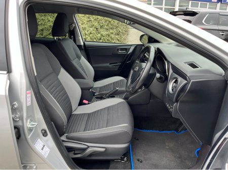 2016 Toyota Auris - thumbnail 10