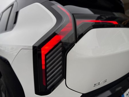 2025 Kia EV3 GT Line €43,995 thumbnail