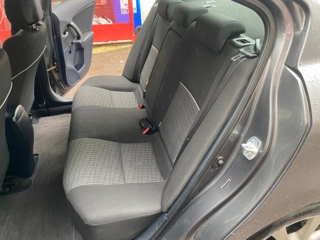 2013 Toyota Avensis - thumbnail 6