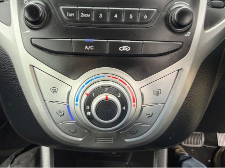 2018 Hyundai ix20 DELUXE 5DR AUTO €13,950 thumbnail