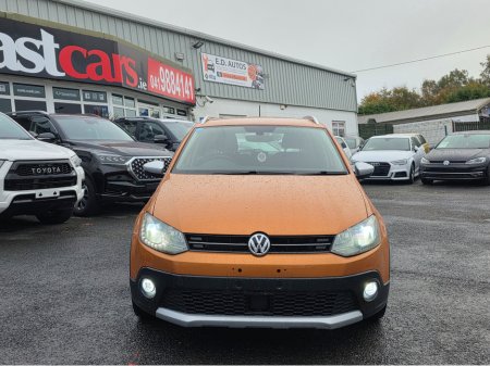 2015 Volkswagen Polo CROSS ( 152 REG ) 1.2 TSI HIGHLINE  CROSS EDITION / PARKING SENSORS / CLIMATE CONTROL // ONLY 58,060KLMs / SIMI DEALER // €11,950 thumbnail