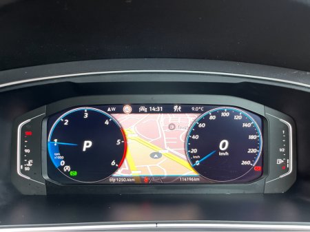 2023 Volkswagen Tiguan Allspace R-LINE 7 SEATER AUTOMATIC 2.0 TDI DIESEL //SAT NAV//ADAPTIVE CRUISE CONTROL//REVERSE CAMERA//HEATED SEATS AND STEERING WHEEL// €42,950 thumbnail