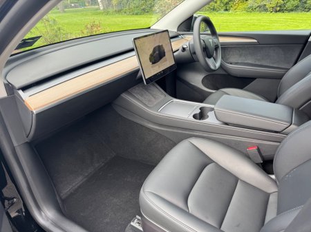 2024 Tesla Model Y - thumbnail 9