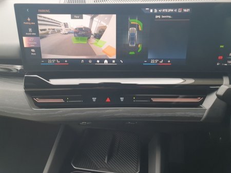 2024 BMW 5 Series - thumbnail 19