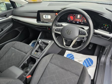 2023 Volkswagen Golf 1.0 TSI 110HP Life €25,950 thumbnail