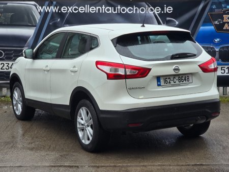 2016 Nissan Qashqai - thumbnail 4