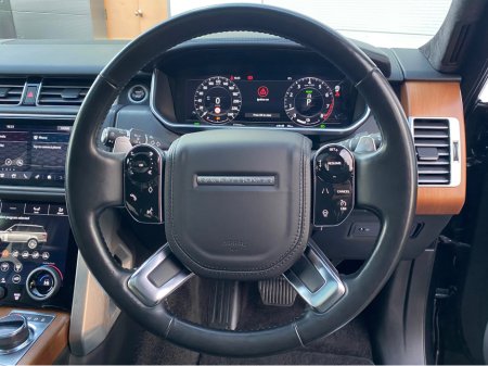 2020 Land Rover Range Rover RANGE ROVER P400e AUTOBIOGRAPHY €53,995 thumbnail