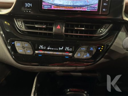 2019 Toyota C-HR G BRUNO MODE PACKAGE - HYBRID - PUSH BUTTON START - BLACK & BROWN HALF LEATHER - FRONT BODYKIT - REVERSE CAMERA - LEATHER STERRING WHEEL €21,950 thumbnail