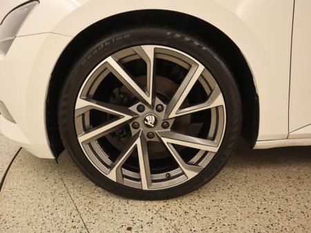2019 Skoda Superb  €16,950 thumbnail