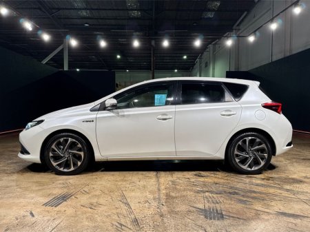 2017 Toyota Auris - thumbnail 6