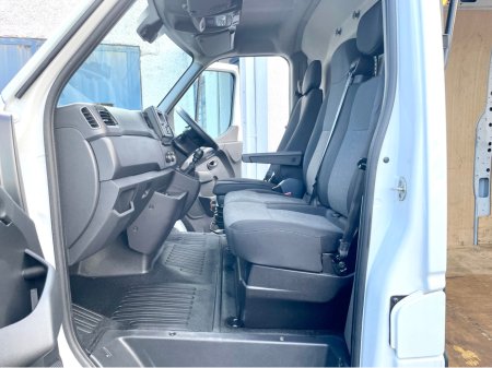 2023 Renault Master MM35 BUSINESS+ 2.3 BLUE DCI 135BHP MWB €18,000 thumbnail