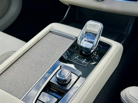 2025 Volvo XC90 - thumbnail 23