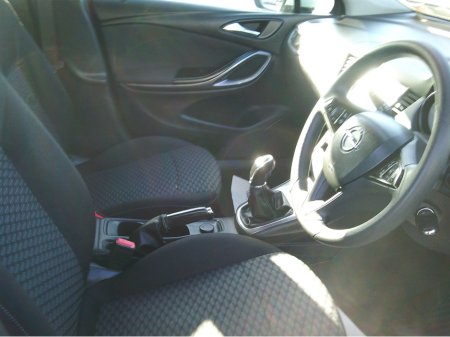 2017 Opel Astra - thumbnail 5