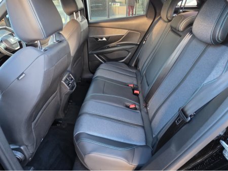 2023 Peugeot 3008 1.6 PHEV Allure Premium Plus 225 €29,750 thumbnail