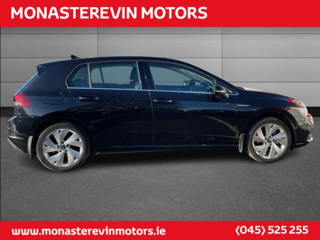 2024 Volkswagen Golf STYLE 2.0 TDI 115HP 5DR €31,888 thumbnail