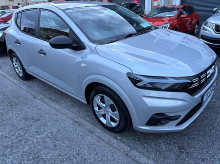 2024 Dacia Sandero TCe 90 Essential €15,500 thumbnail