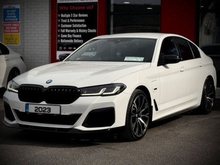 2023 BMW 5 Series - thumbnail 3