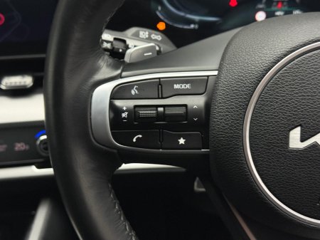 2025 Kia Sportage GT-LINE 1.6 PHEV 4X4 €43,990 thumbnail