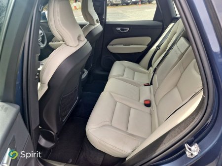 2021 Volvo XC60 - thumbnail 5