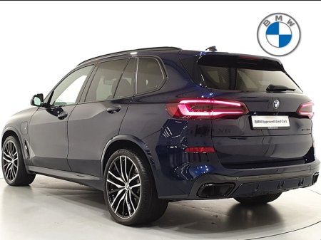 2021 BMW X5 xDrive45e M Sport €59,950