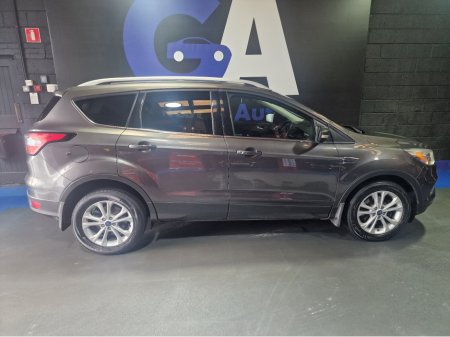 2017 Ford Kuga - thumbnail 8