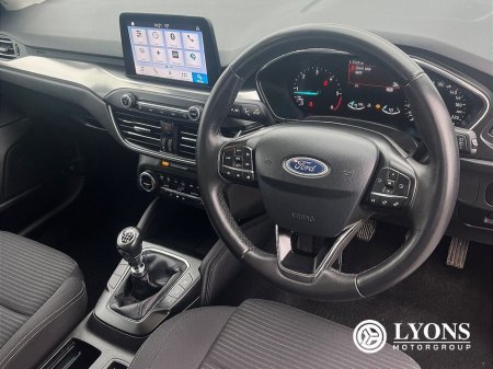 2019 Ford Focus - view 3