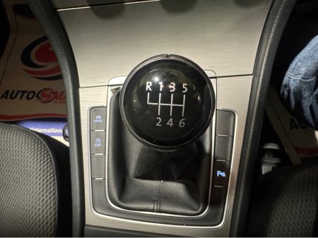 2015 Volkswagen Golf - thumbnail 23