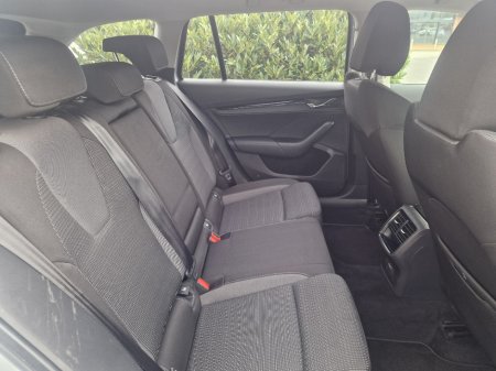 2021 Skoda Octavia - thumbnail 18